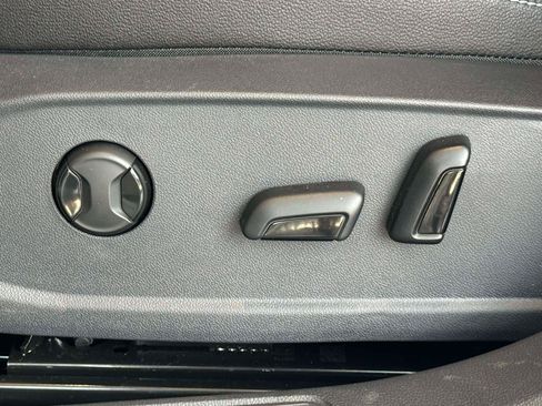 New 2025 Volkswagen Jetta SE FWD image 14
