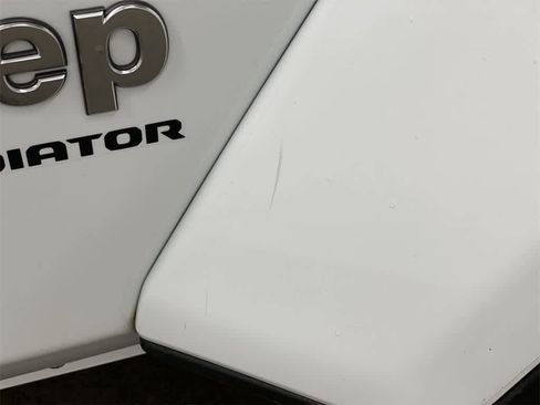Used 2023 Jeep Gladiator Overland image 33