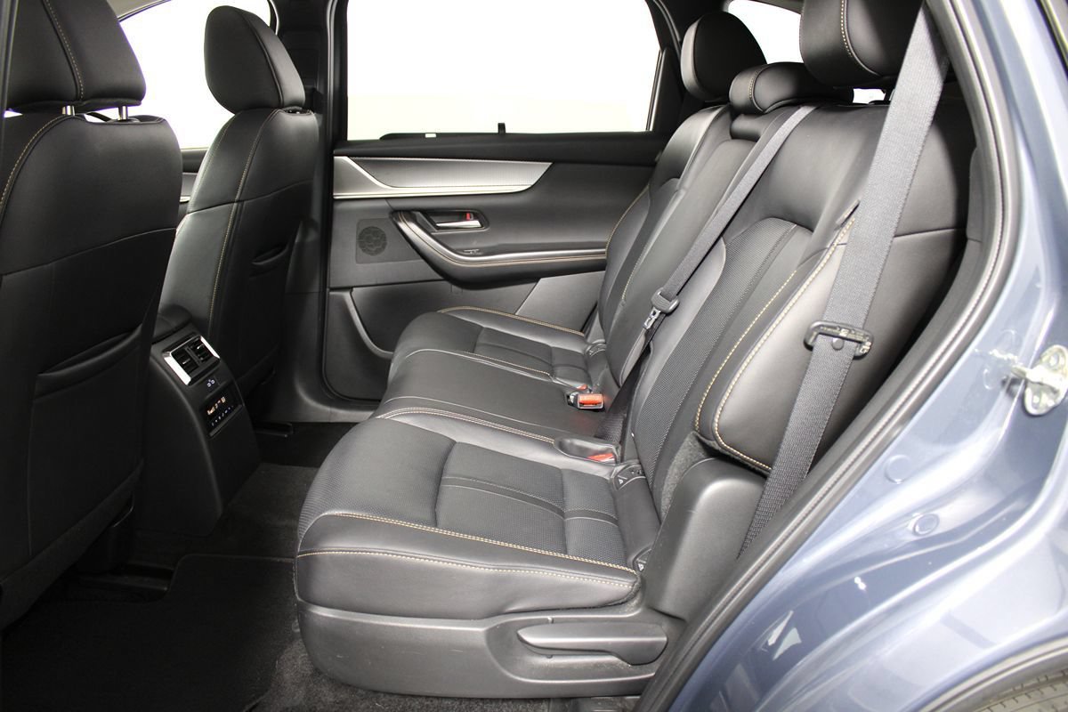 Used 2025 MAZDA CX-70 3.3 Turbo w/ Preferred Package AWD/4WD image 28