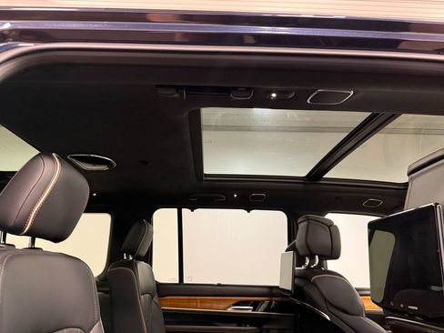 Used 2024 Jeep Grand Wagoneer Series III w/ Rear Seat Video Group 1 AWD/4WD image 16