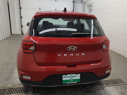 Used 2021 Hyundai Venue SE FWD image 6