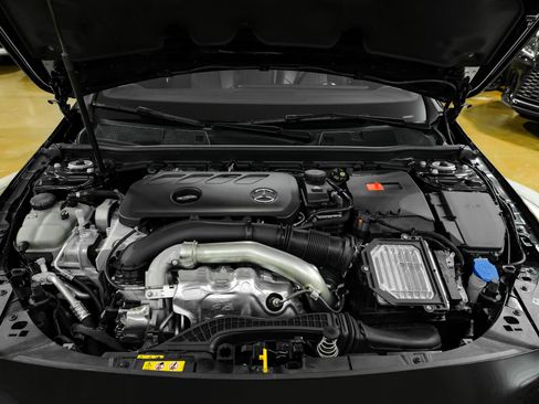 Used 2025 Mercedes-Benz CLA 250 4MATIC w/ Driver Assistance Package image 55
