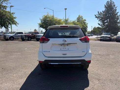 Used 2017 Nissan Rogue S AWD/4WD image 4