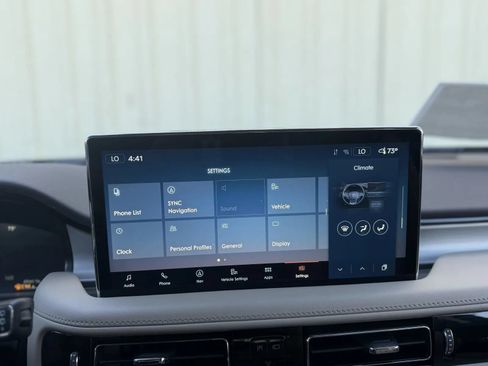 Used 2022 Lincoln Nautilus FWD w/ Premium Package image 31