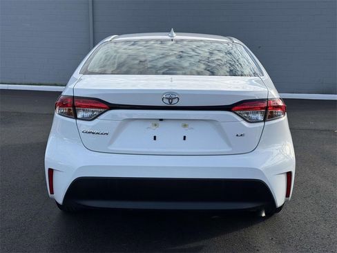 Used 2025 Toyota Corolla LE image 21