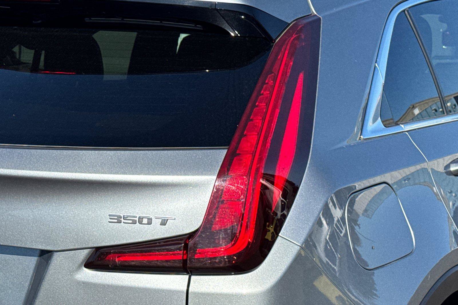 Used 2025 Cadillac XT4 Premium Luxury FWD image 30