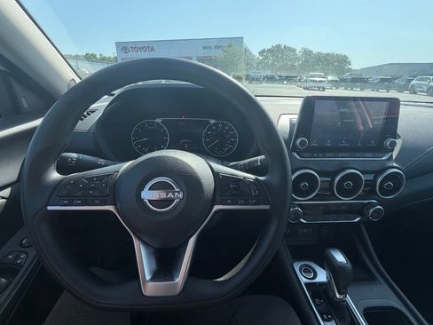 Used 2025 Nissan Sentra SV FWD image 13