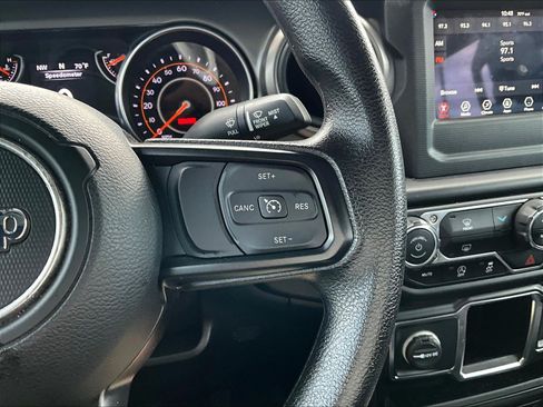 Used 2022 Jeep Gladiator Sport AWD/4WD image 12