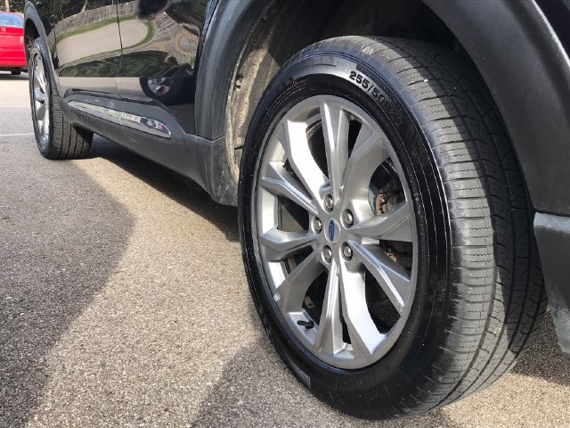 Used 2023 Ford Explorer Limited AWD/4WD image 12