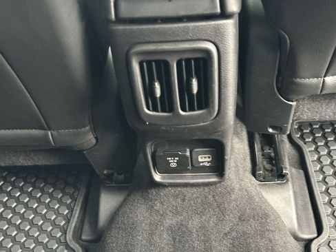 Used 2019 Jeep Compass Trailhawk AWD/4WD image 15