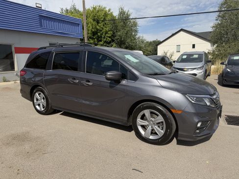 Used 2018 Honda Odyssey EX-L image 8