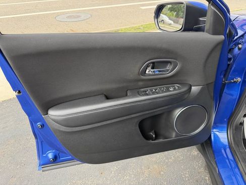 Used 2018 Honda HR-V EX image 11