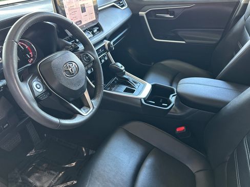 Used 2023 Toyota RAV4 XLE Premium image 12