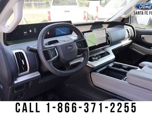 Used 2025 Ford Expedition Active RWD image 12
