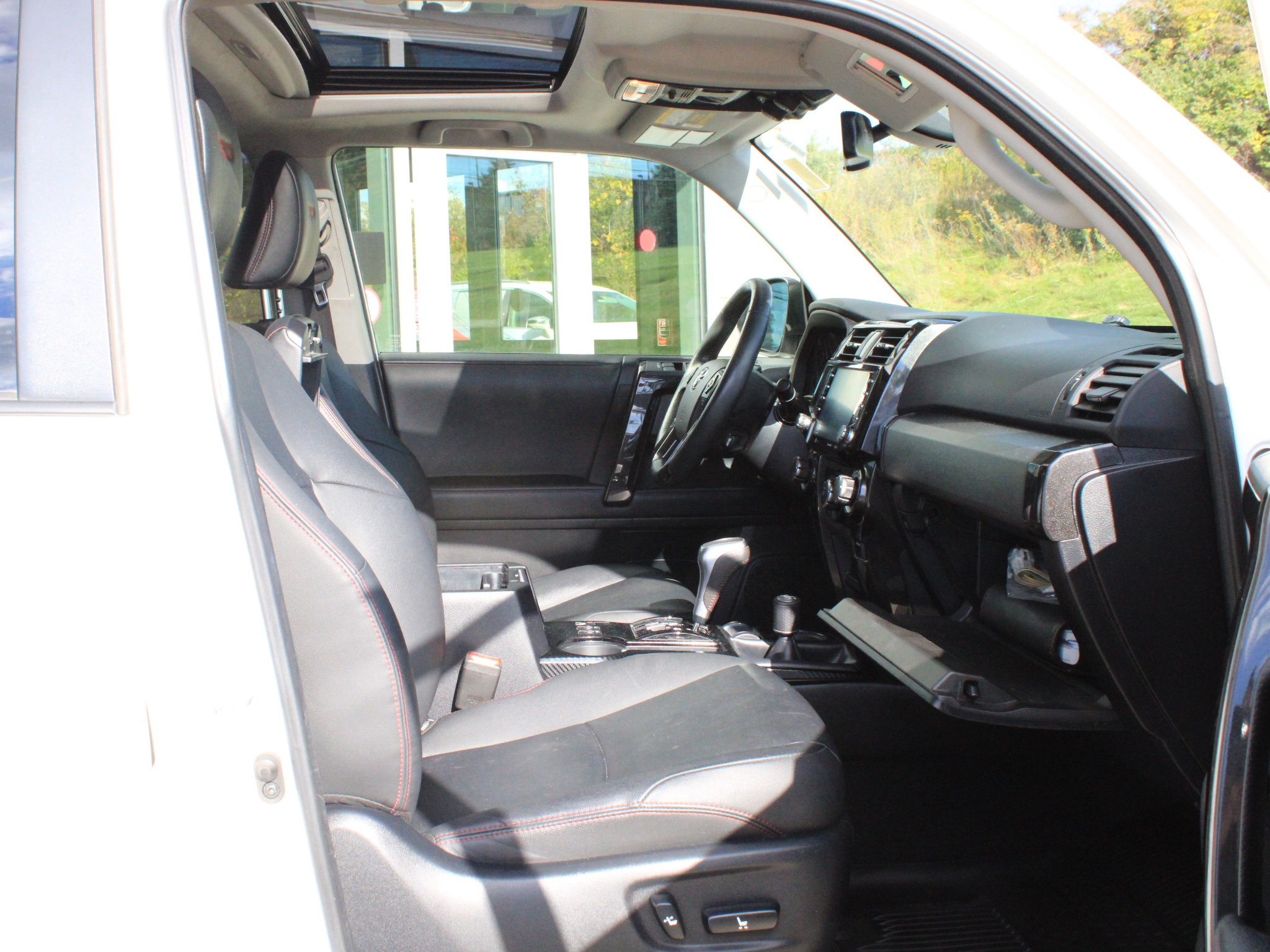 Used 2020 Toyota 4Runner TRD Off-Road Premium w/ Moonroof Package AWD/4WD image 25