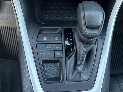 Used 2024 Toyota RAV4 XLE image 21