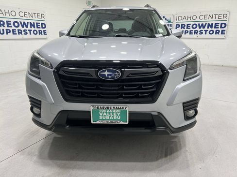 Used 2023 Subaru Forester Limited AWD/4WD image 3