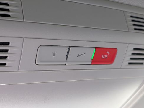 Certified 2024 Volkswagen Taos S FWD image 33