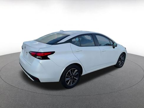 Used 2025 Nissan Versa SV image 15