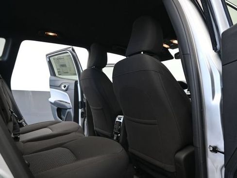 Used 2025 Jeep Compass Sport w/ Mopar Graphics Package AWD/4WD image 19