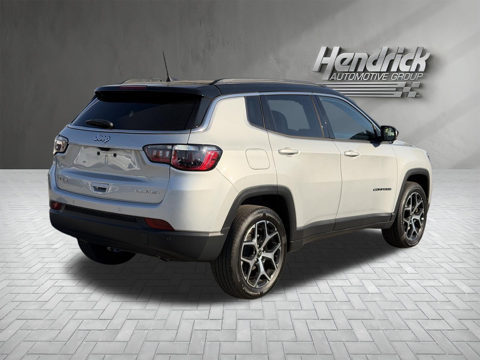 Used 2025 Jeep Compass Limited AWD/4WD image 9