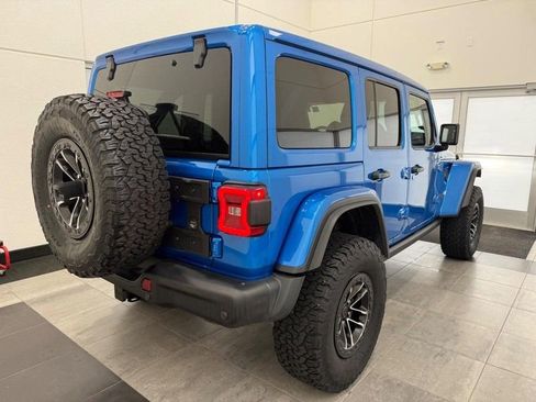 Used 2024 Jeep Wrangler Unlimited Rubicon AWD/4WD image 2