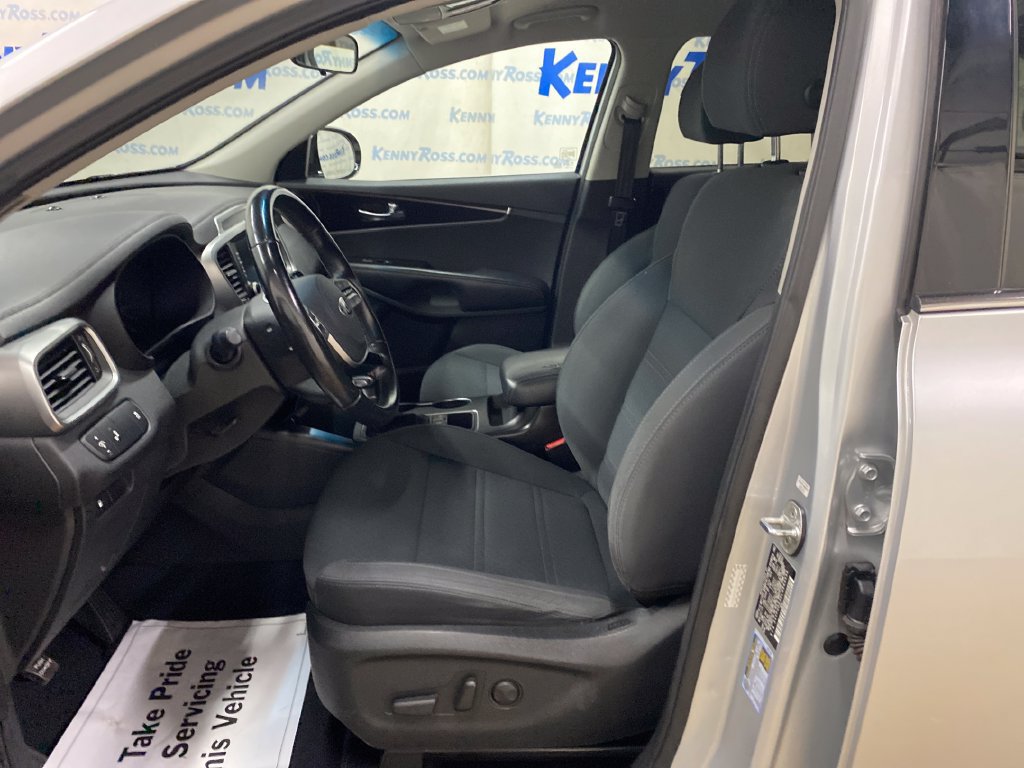 Used 2020 Kia Sorento LX w/ LX I4 Convenience Package AWD/4WD image 8