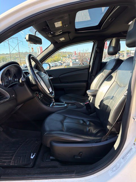 Used 2011 Chrysler 200 Limited FWD image 17