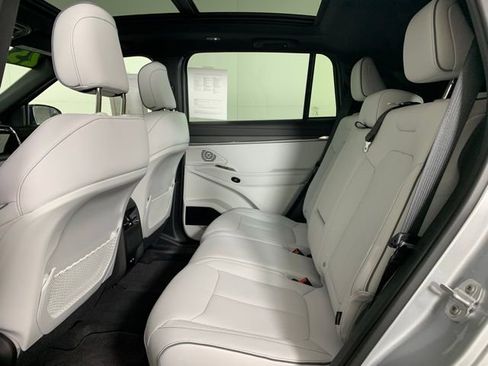 Used 2025 Jeep Wagoneer S Limited image 25