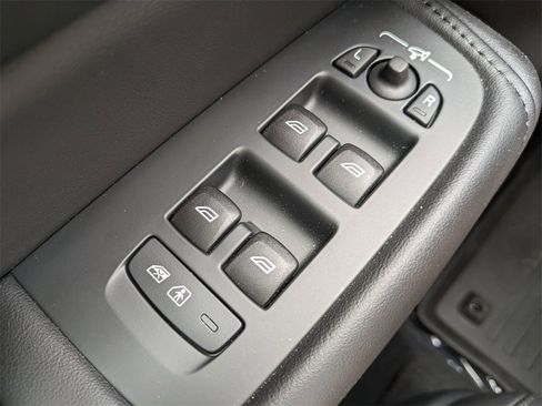 New 2025 Volvo XC60 T8 Plus w/ Protection Package Premier image 22