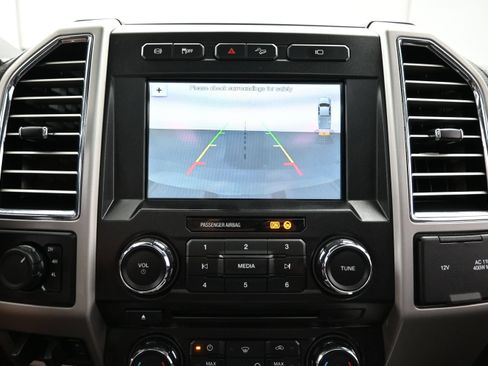 Used 2017 Ford F250 Lariat w/ Lariat Ultimate Package AWD/4WD image 32