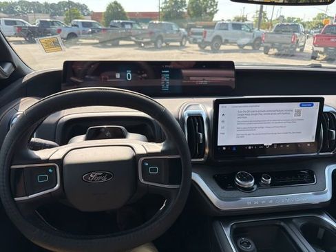 Used 2026 Ford Expedition Tremor AWD/4WD image 13