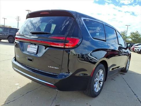 New 2026 Chrysler Pacifica Limited image 56