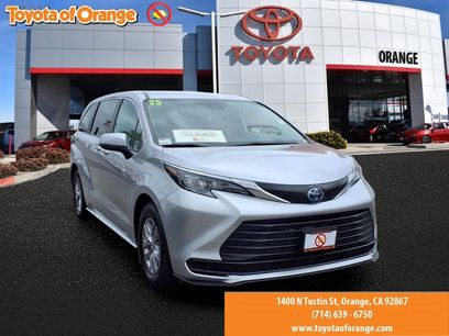 Certified 2025 Toyota Sienna LE
