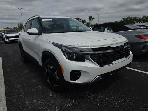 Used 2025 Kia Seltos EX FWD image 2