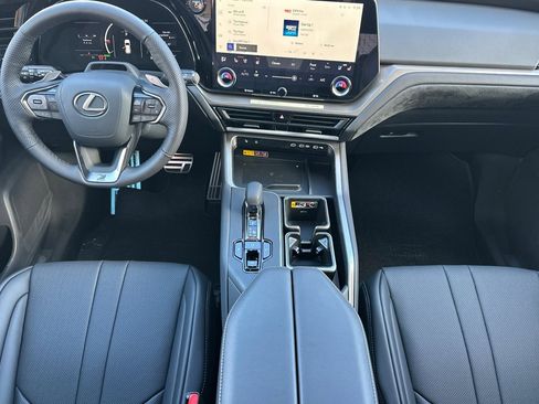New 2026 Lexus TX 500h AWD image 10