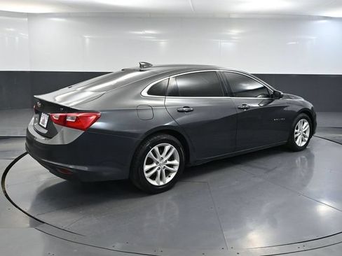 Used 2016 Chevrolet Malibu LT FWD image 4
