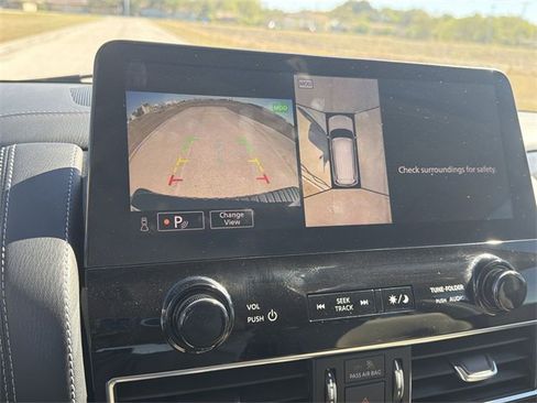 Used 2021 Nissan Armada Platinum image 14