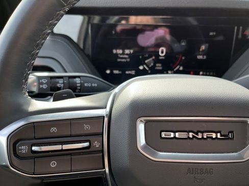 Used 2025 GMC Yukon Denali image 26