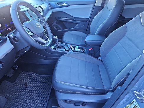 Certified 2023 Volkswagen Taos SE w/ Panoramic Sunroof Package image 30