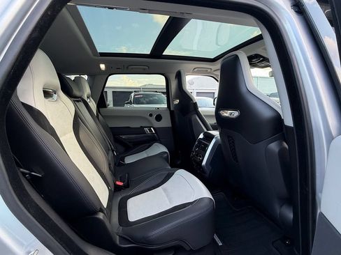 Used 2019 Land Rover Range Rover Sport SVR AWD/4WD image 17