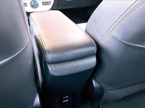 Used 2016 Toyota Prius Four Touring w/ Preferred Accessory Package FWD image 10