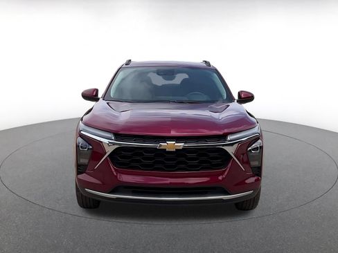 Used 2025 Chevrolet Trax LT FWD image 4