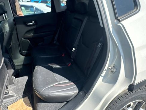 Used 2018 Jeep Compass Trailhawk w/ Leather Interior Group AWD/4WD image 14