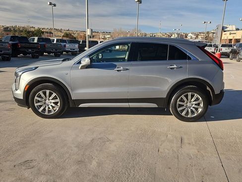 Used 2023 Cadillac XT4 Premium Luxury image 9