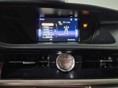 Used 2017 Lexus ES 350 w/ Premium Package image 26