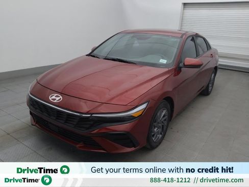 Used 2024 Hyundai Elantra SEL image 1