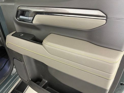 Certified 2025 Chevrolet Silverado 1500 ZR2 w/ Technology Package AWD/4WD image 47