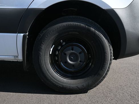 Used 2025 Mercedes-Benz Sprinter 2500 image 30