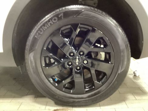 Certified 2023 Kia Sorento S w/ Panoramic Sunroof Package image 27